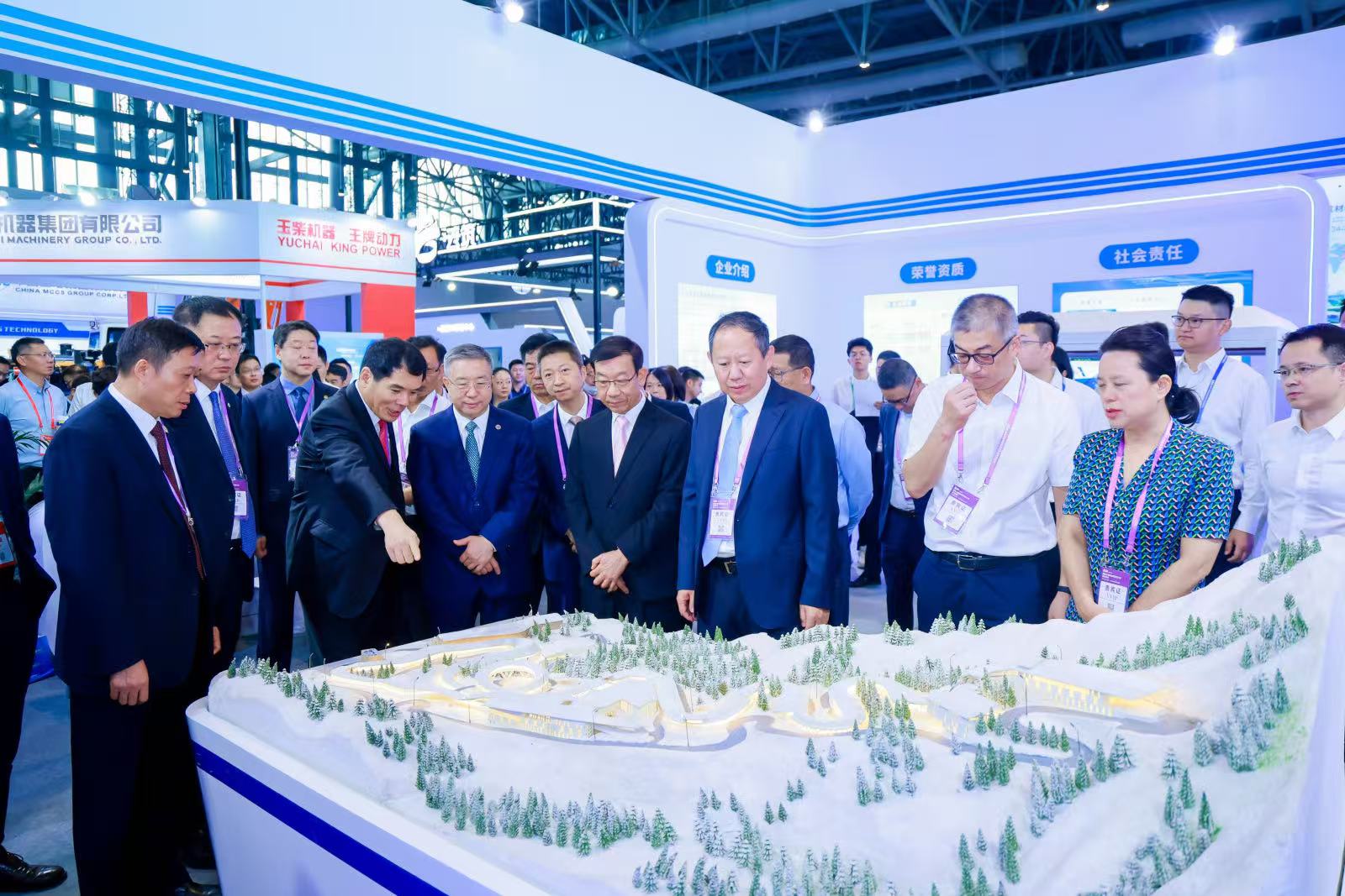 參觀現(xiàn)場(chǎng)